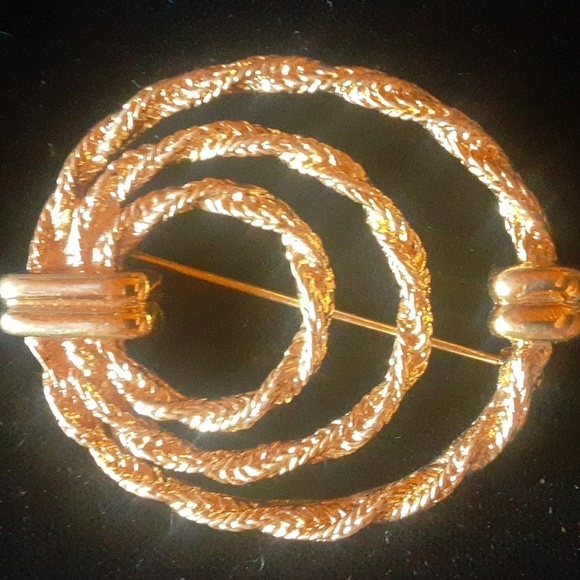 Vintage Gold-Tone Spiral Brooch - Picture 2 of 6